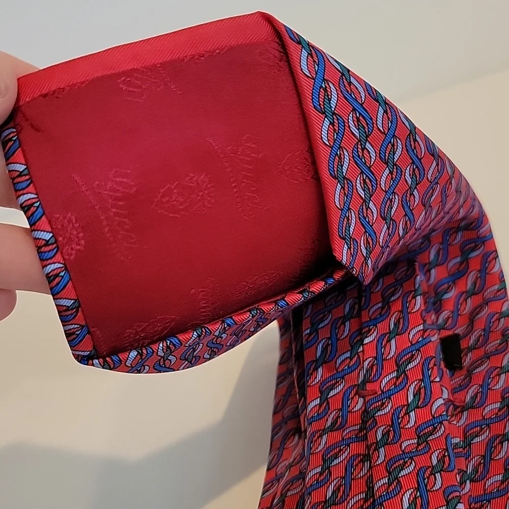 Gucci tie red blue chain print